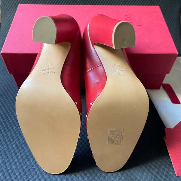 NWT  $945 VALENTINO Block Heel Pump 100% Authentic ,Size EU 38 1/2 / US 8 - Picture 4 of 16